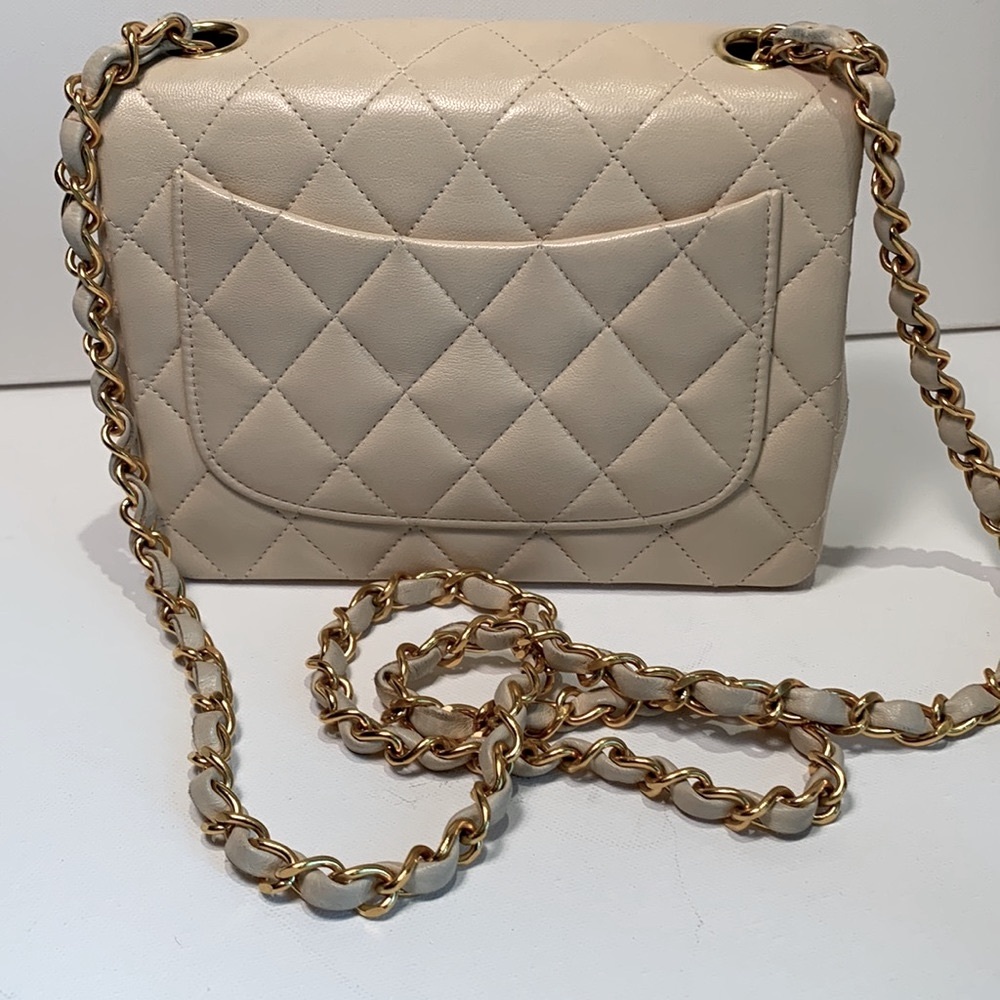 CHANEL Vintage ⭐️ Very RARE 24k Real Gold Soft Beige Flap 2.55 Quilted Bag HW - Picture 3 of 16